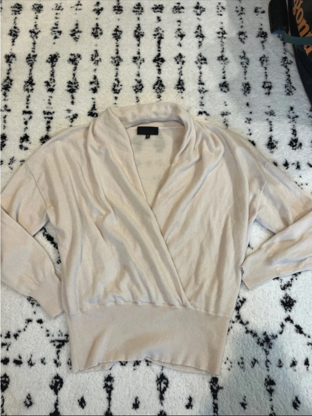 Nili Lotan Cream V-Neck Wrap Cashmere Sweater
